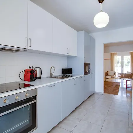 Sunny 3bd Pool Ac Wi-fi Bbq Terrace Villa