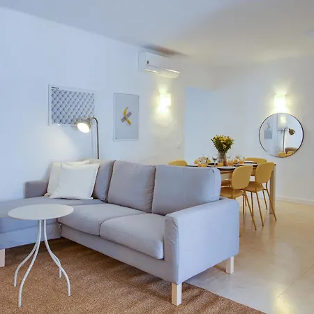 Sunny 3bd Pool Ac Wi-fi Bbq Terrace *
